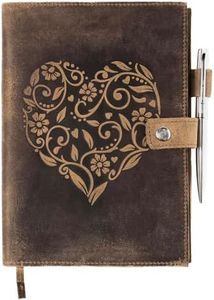 Cuaderno A5 de Cuero Genuino y Bloc de Notas Recargable – Libreta con Grabado de Corazón en Relieve – Diario Personal Hecho a Mano con Portalápices – Papel de Primera Calidad – Lujoso Bolígrafo