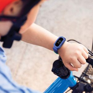 Fitbit Ace 3 Kids Activity Tracker – Blue/Green
