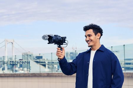 Sony Alpha 6400 Mirrorless Camera with 16-50mm Lens