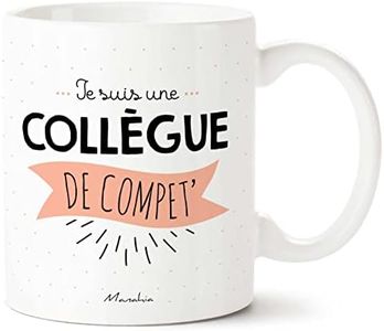 Manahia Mug Cadeau Collègue De Travail - Je suis une Collègue de Compet' - Avec Boite Kraft - Imprimé en France - 330, mL Céramique - Départ Collègue - Mug Travail - Tasse Collègue - Départ Retraite