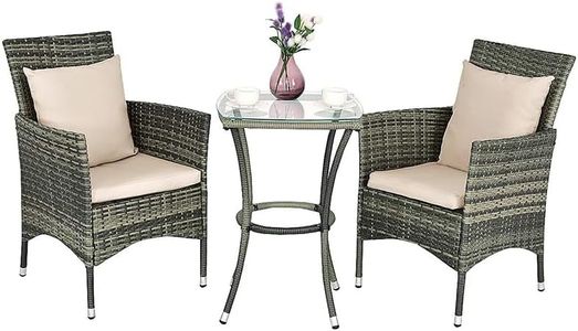 KOMFOTTEU Set Mobili Salotto da Giardino Esterno in Rattan, 1 Tavolino con Piano in Vetro Temperato Portato fino a 45 kg, 2 Poltrone con Cuscino fino a 180 kg