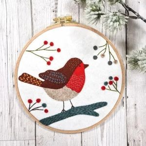 Wizardi Applique Hoop Kit from Felt - Robin APPROB1O Corinne Lapierre