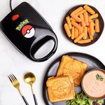 Uncanny Brands Pokemon Pokeball Single Sandwich Maker - Make Pokemon Pokeball Sandwiches - Kitchen Appliance - UK Plug