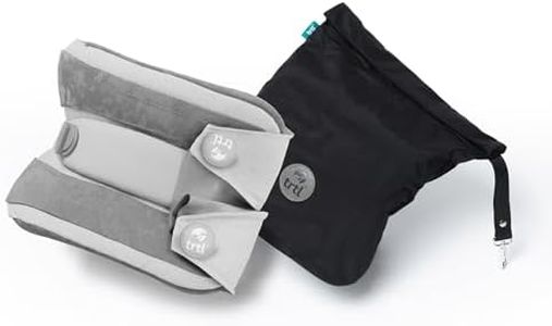trtl Travel Pillow Plus Grau | Höhenverstellbares Nackenkissen für Flugzeug & Auto | Platzsparendes Reisekissen | Für alle Körpergrößen geeignet