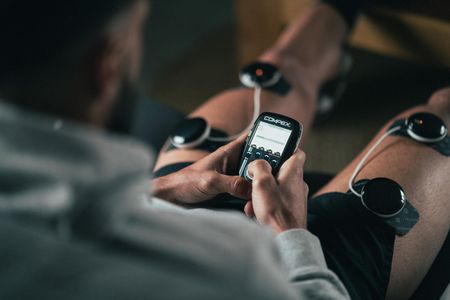 Compex SP 8.0 Wireless Muscle Stimulator – Portable EMS Device