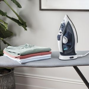 Breville Turbo Charge Cordless Iron – Powerful Steam, Lightweight