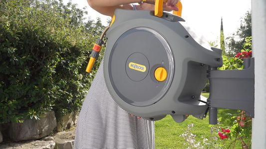 Hozelock Auto Reel Retractable Hose System – 20m Garden Hose
