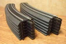 HO Scale Bachmann Steel Alloy EZ Track 12 Pieces of 18" Radius Curves for Model Railroad Trains