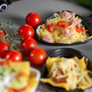 Giles & Posner Raclette Grill – 8-Person Electric Tabletop BBQ