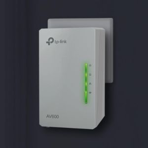 TP-Link AV600 Powerline WiFi Extender – Ethernet Adapter Plug & Play