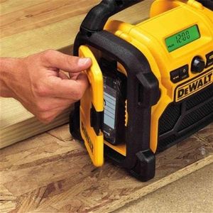 DeWALT Jobsite Radio – Compact Portable Worksite Speaker