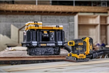 DEWALT 18V XR Cordless Palm Sander – Compact Power Tool
