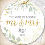 Wedding Gifts - Wedding Mr and Mrs Gifts for Couple - Wedding Gifts for Couples 2024, Future Mr & Mrs Gifts - Bridal Shower Gifts for Bride, 1st Married Presents - Ceramic Wedding Ornament