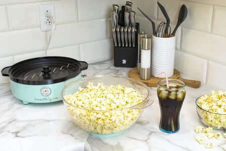 Nostalgia Retro Popcorn Maker – Classic Countertop Popcorn Machine