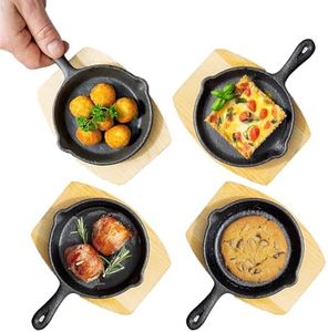 Navaris Mini sartenes de Hierro Fundido - 4X Sartén Hierro Fundido para Huevos Tortillas Pancakes Muffins - con Base de Madera - Apta para Horno y BBQ - ⌀ 15 cm