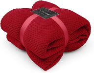 FAIRWAYUK Waffle Honeycomb Throw Fleece Blankets, 100% Polyester Warm Faux Fur Throws Over Sofa Bed Settee Soft Blanket, Extra Large (Red, Single Size 130x150cm)