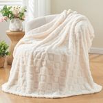 NEWCOSPLAY Super Soft Throw Blanket Ivory Premium Silky Flannel Fleece 3D Heart Checkered Lightweight Bed Blanket All Season Use (Ivory Heart, Throw(50"x70"))