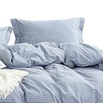 Wake In Cloud - Navy Striped Quilt 