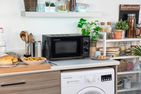 Russell Hobbs 17L Microwave Oven – Black