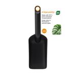 Fiskars Soil Scoop for Potting and Transplanting, Garden Tool Indoor Gardening, Made with Recycled Plastic, 1.5 Cups