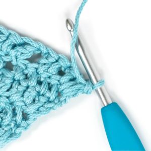 Clover Amour Crochet Hooks Set – Multicolor Ergonomic Handles