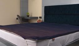 Amazon Brand – Umi Super Soft 600 GSM Mattress Padding Mattress Topper for Comfortable Sleep - Navy Blue, 3ft x 6.5ft, Single Bed (36x78 Inches)