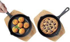 Navaris Cast Iron Skillet With Wooden Base (Set of 2) - Cast Iron Frying Pan Small Skillet With Protective Wood Base - Heavy Duty Metal Skillet Pans - 6" (15cm)