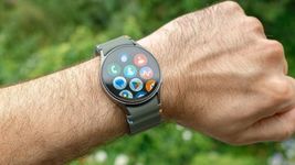 Samsung Galaxy Watch7 40MM Bluetooth AI Smartwatch w/Energy Score, Wellness Tips, Heart Rate Tracking, Sleep Monitor, Fitness Tracker, 2024, International Version (Green)