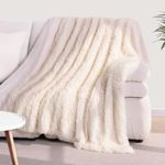 KANKAEU Fluffy Faux Fur Throw, Reversible Faux Fur Blanket for Comfort, Fluffy Cream Throw 160x200 cm, Easy-Care, Ideal as a Winter Blanket or Gift, Fleece Blanket, Sofa Throw, and Bed Cover