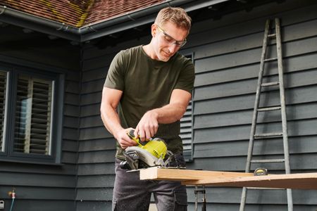 Ryobi 18V Brushless Circular Saw – Cordless Power Tool