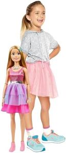 Barbie Muñeca Grande con Cabello Rubio, 71 cm de Alto, con Vestido Rosa y Accesorios de Moda, +3 años (Mattel HJY02)