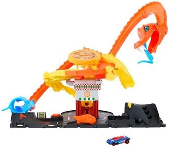 Hot Wheels City Toy Car Track Set, Pizza Slam Cobra Attack Playset, Snake Tail Spiral Track with Randomizer, 1 Vehicle in 1:64 Scale