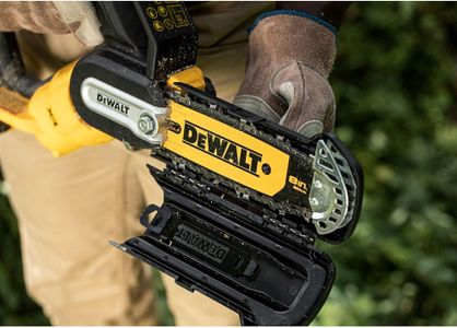 DEWALT 18V XR Pruning Saw – Cordless, Tool Only