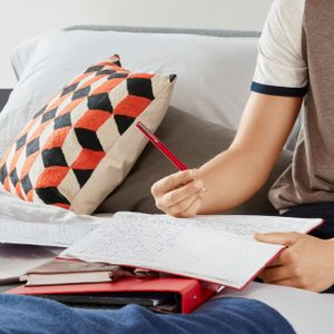 Parker Vector Fountain Pen – Black with Chrome Trim, Medium Nib, Blue Ink