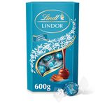 Lindt Lindor Salted Caramel Milk Chocolate Truffles Box Extra Large - Approx 48 balls, 600g - Chocolate Truffles with a Smooth Melting Filling - Birthday, Celebrations, Congratulations, Thank you