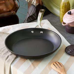 Le Creuset Non-Stick Frying Pan 28cm – Durable Easy-Clean Skillet