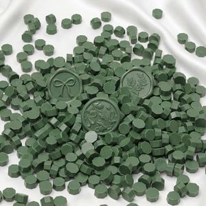 UNIQOOO 540 Pcs Dark Olive Green Sealing Wax Beads Nuggets for Wax Seal Stamp - Perfect for Wedding Invitations, Thank You Card, Mails, Wine Gift Wrapping, Christmas Gift