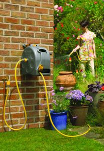 Hozelock 2-in-1 Compact Enclosed Hose Reel with 25m Hose & Connectors