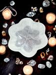 4All Selenite Bowl Flower Shaped Handmade Natural White Selenite Crystal for Meditation Home Decoration Spiritual Gifts 10cm Flower