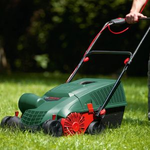Bosch Electric Lawn Raker – UniversalRake 900, Powerful Grass Scarifier