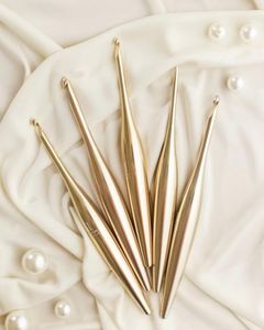 Furls Gold Crochet Hook 5mm – Ergonomic Metal Knitting Tool