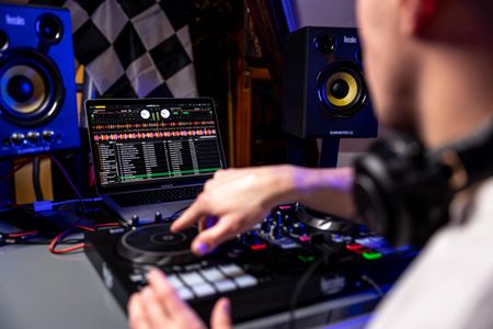 Hercules DJ Essentials Kit – Complete Beginner DJ Controller Set