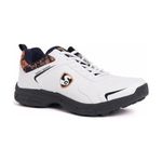 SG Savage Stud Premium Cricket shoes - Size US 8.5 (Black)