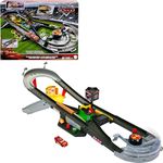 Mattel Disney and Pixar Cars Track Set, Piston Cup Action Speedway Playset with 1:55 Scale Lightning McQueen Die-Cast Toy Car