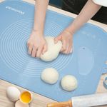 Parmedu Silicone Pastry Mat: 80x60cm Extra Large Non-stick Mat for Kneading with Storage Belt and Dough Cutter - Silicone Heatresistant Countertop Mat and Dough Rolling Mat for Making Pastry and Pasta