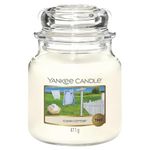 Yankee Candle Scented Candle | Clean Cotton Medium Jar Candle| Long Burning Candles: up to 75 Hours | Gifts for Women