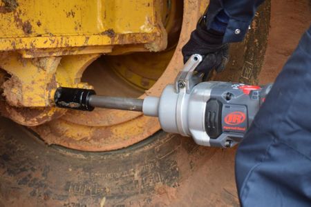 Ingersoll-Rand 20V Cordless Impact Wrench – Heavy Duty, 4000 Nm, 4 Modes