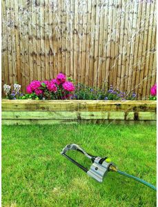 Spear & Jackson Kew Gardens Oscillating Sprinkler – Adjustable Watering