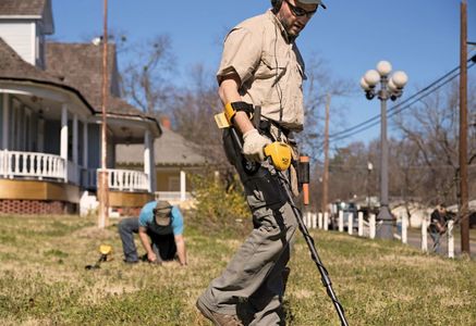Garrett ACE 400i Metal Detector – Lightweight, High Sensitivity