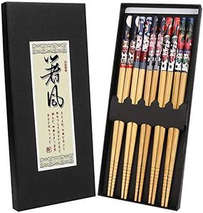 5 Pairs Natural Reusable Bamboo Chopsticks with Fortune Cat Pattern, Quality Anti-Slip Japanese Chopstick Gift Set Dishwasher Safe, Nicely Presented Chinese Chop Sticks for Asian Dishes Sushi Noodles